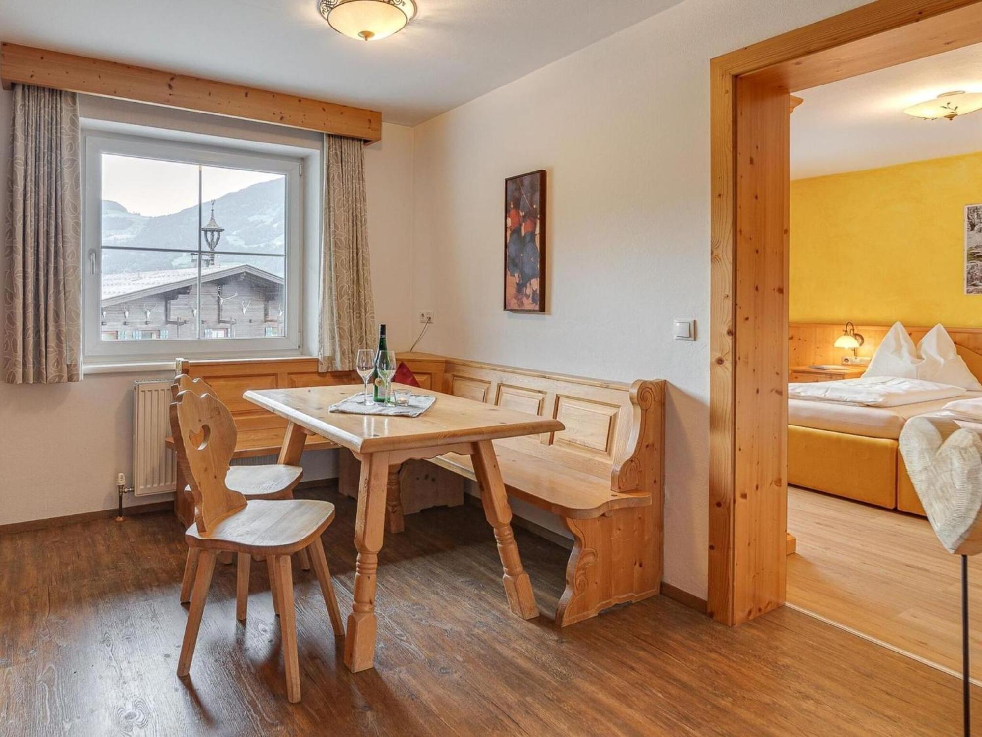 Apartment In Fuegen With A Garden Exterior photo