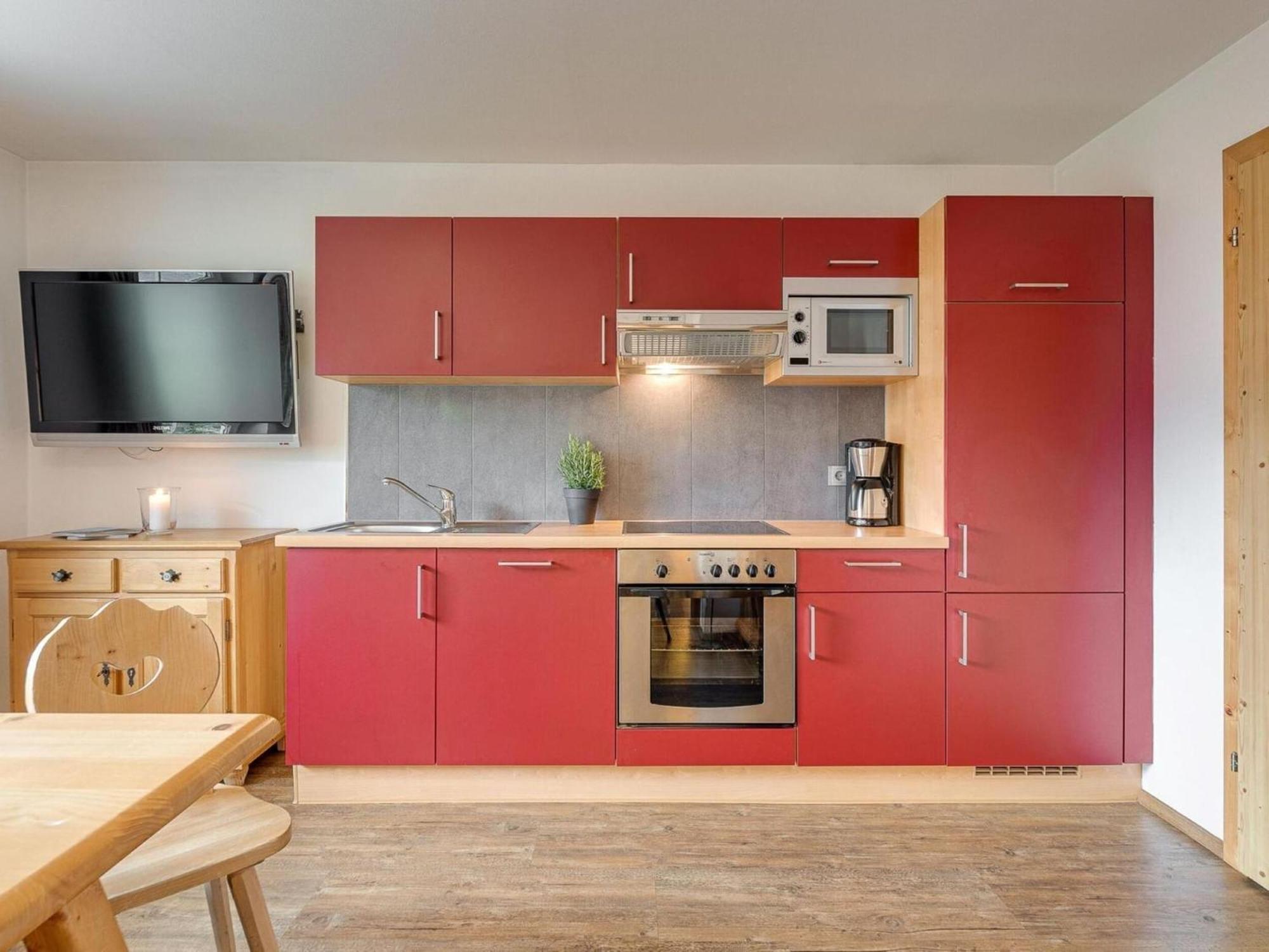 Apartment In Fuegen With A Garden Exterior photo